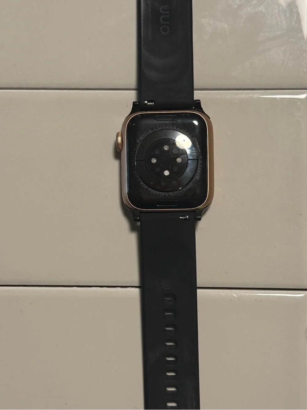 Apple Watch Series 5 • 40mm Aluminum.